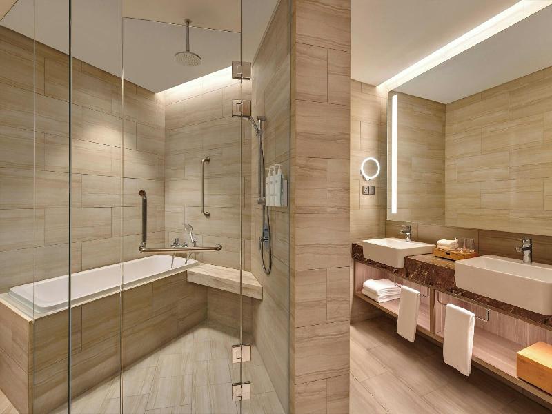 Courtyard By Marriott Setia Alam image