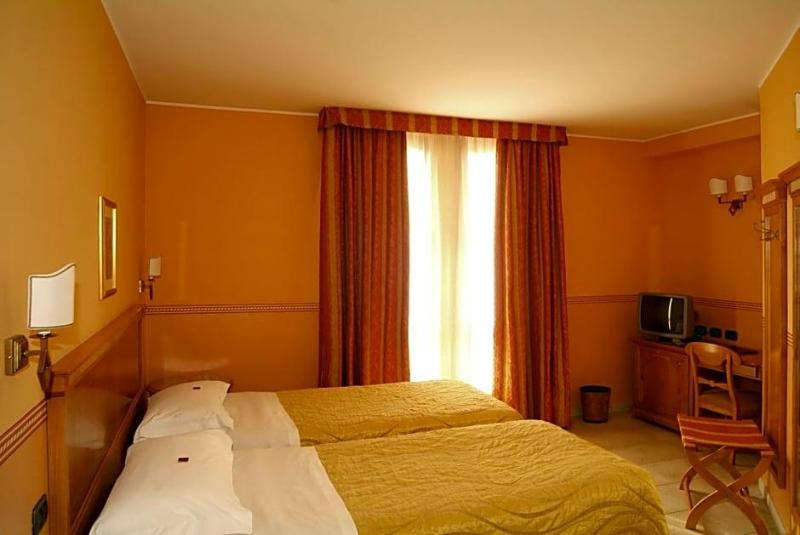 Hotel Ristorante Novecento image