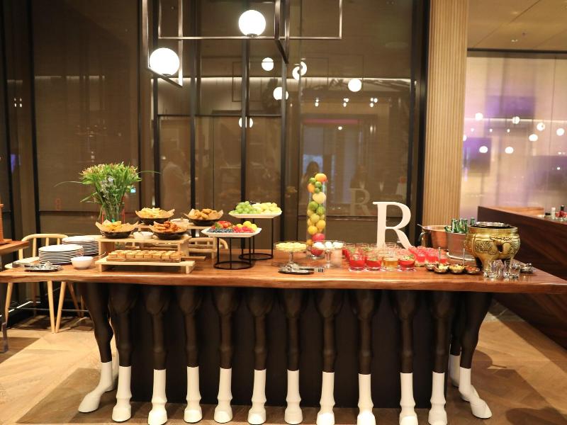Renaissance Beijing Haidian Hotel image