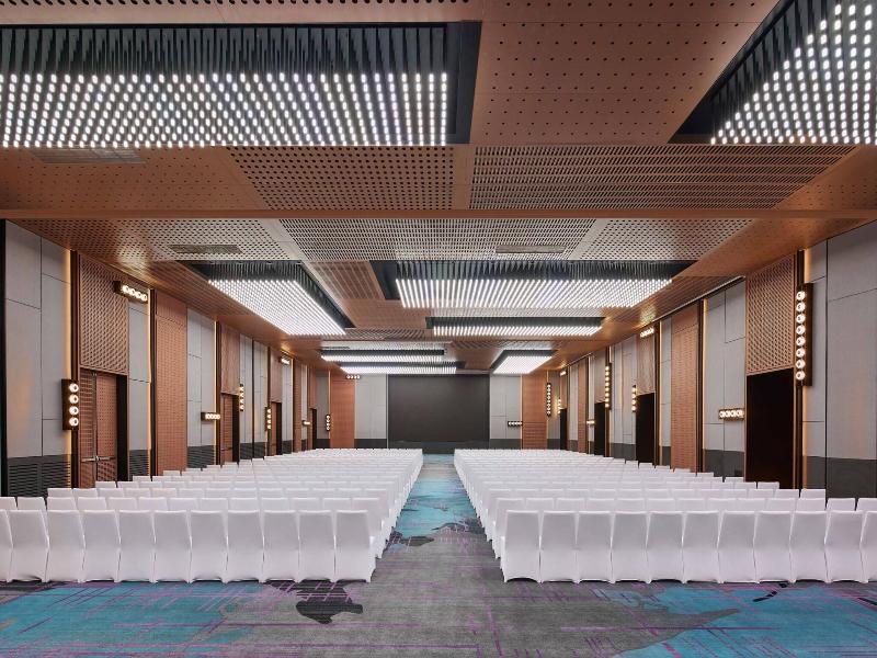 Renaissance Beijing Haidian Hotel image
