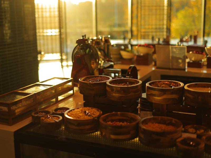 Renaissance Beijing Haidian Hotel image