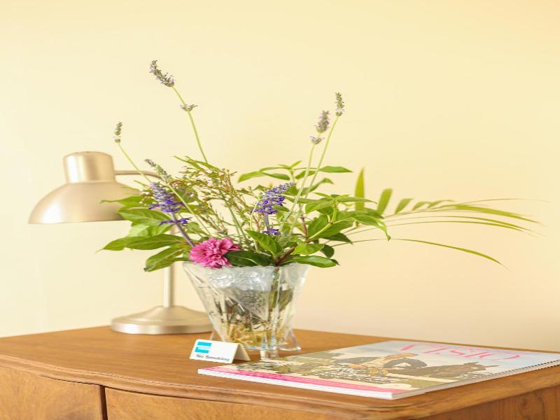 5 Seasons image