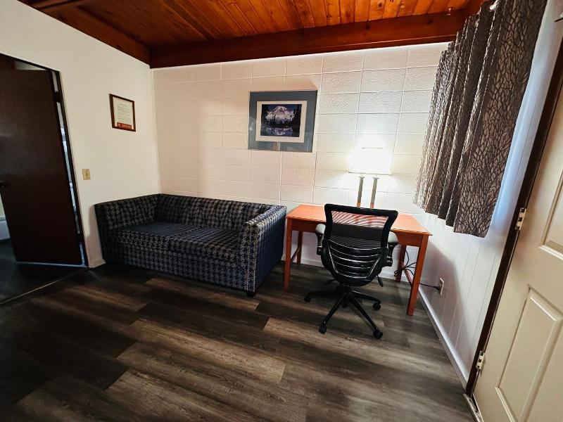 Anchor Inn Motel By Loyalty image