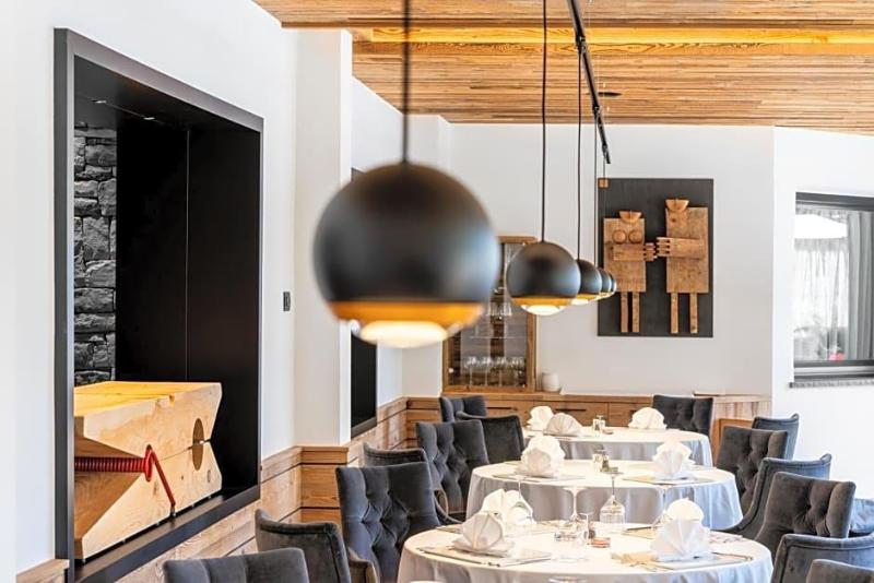 Croce Bianca Leisure & Spa Hotel image