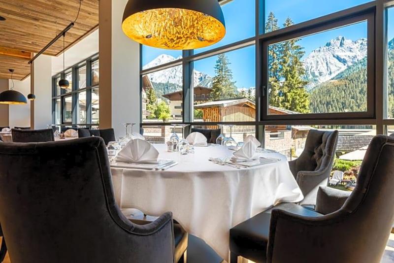 Croce Bianca Leisure & Spa Hotel image