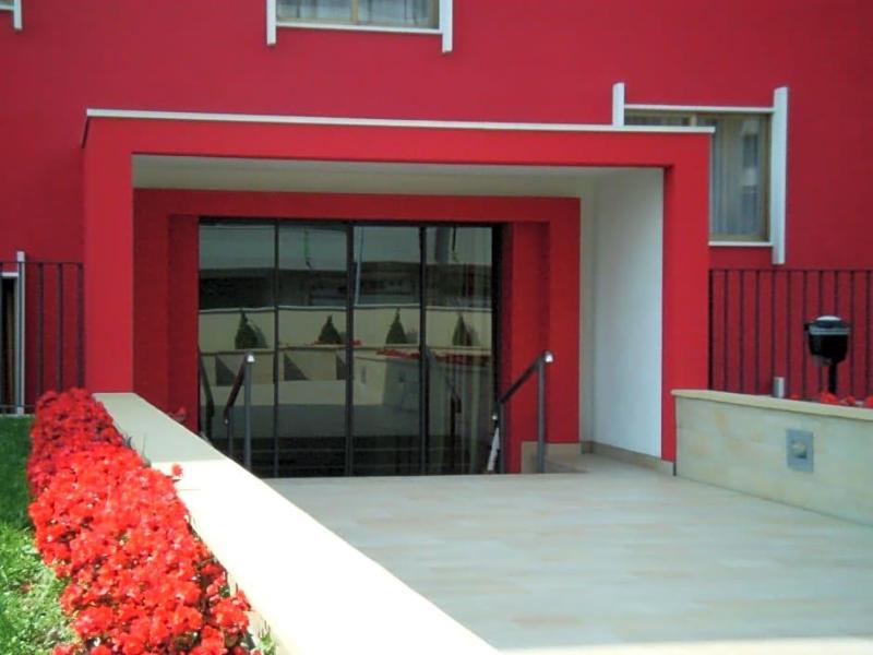 Delta Hotel — general view