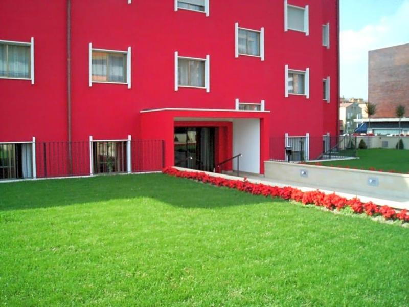 Delta Hotel image