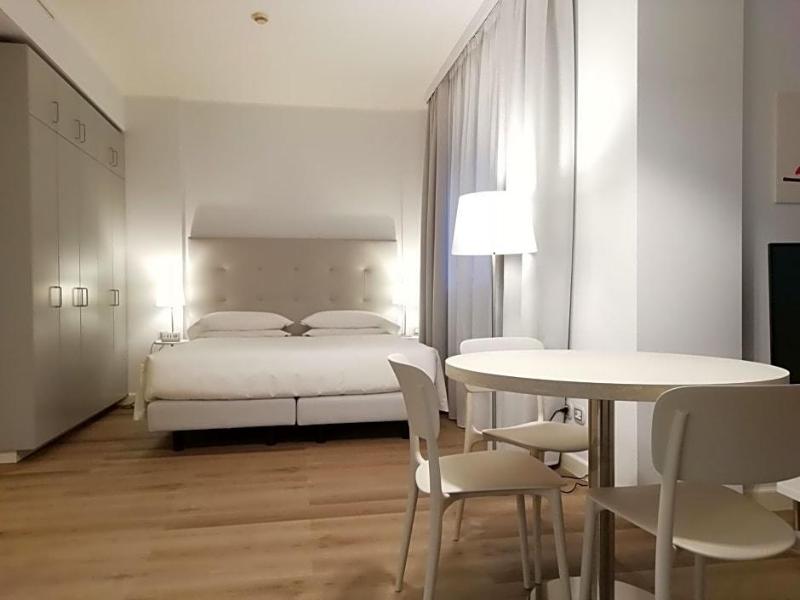 Delta Hotel image