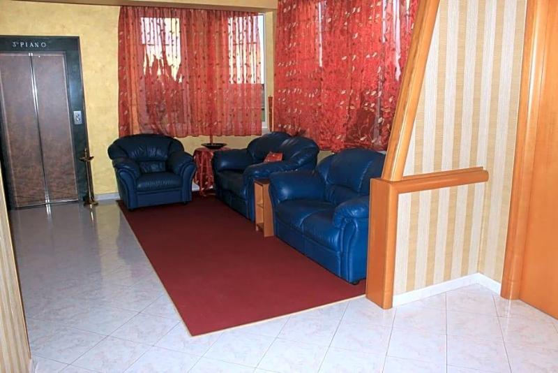 Hotel Mirage — main photo