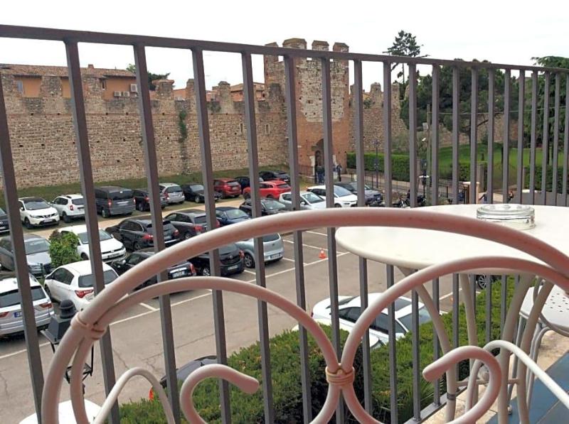 Hotel Le Mura image
