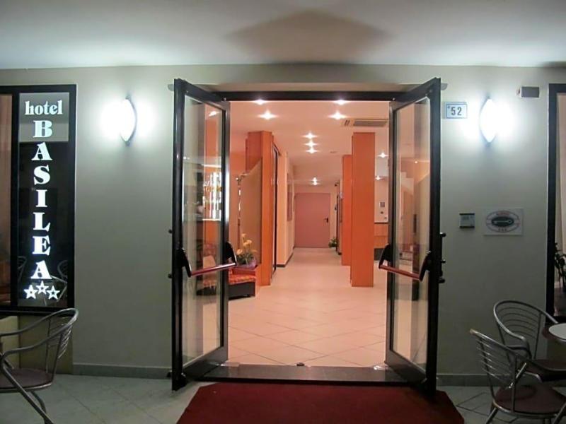 Hotel Basilea image