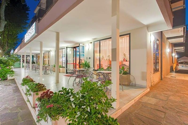 Hotel Basilea image
