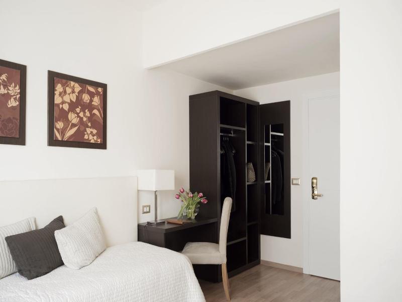 Hotel Aurora image