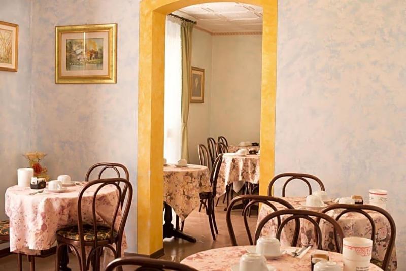 Hotel Trevi image
