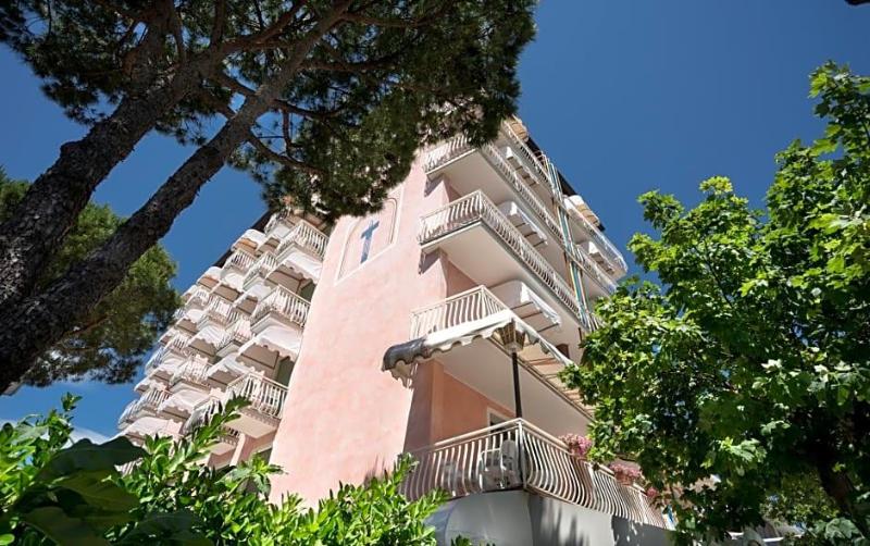 Hotel Trevi image