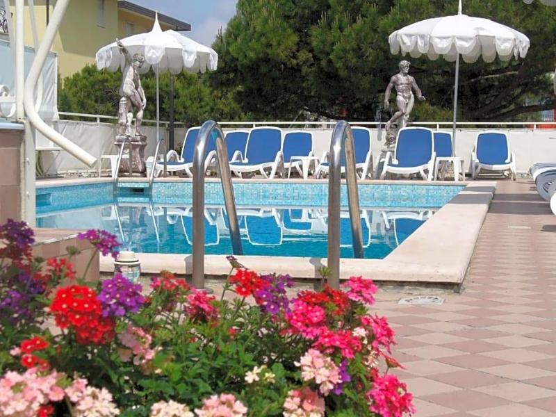 Hotel Trevi image