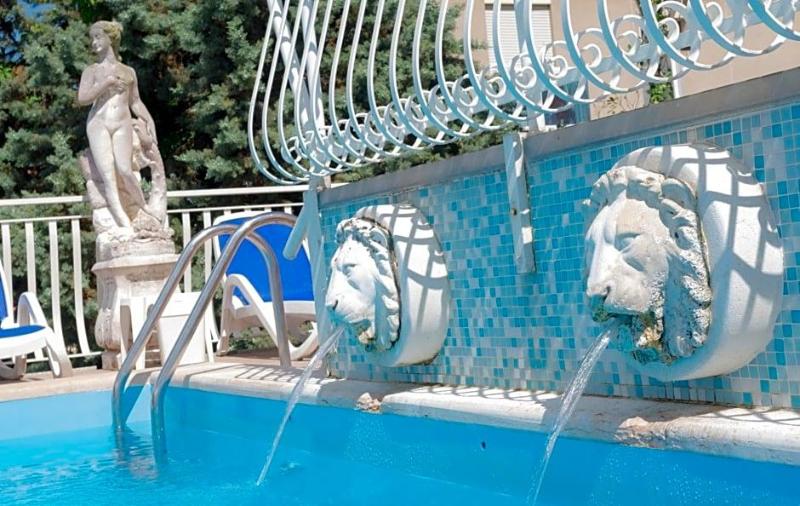 Hotel Trevi image