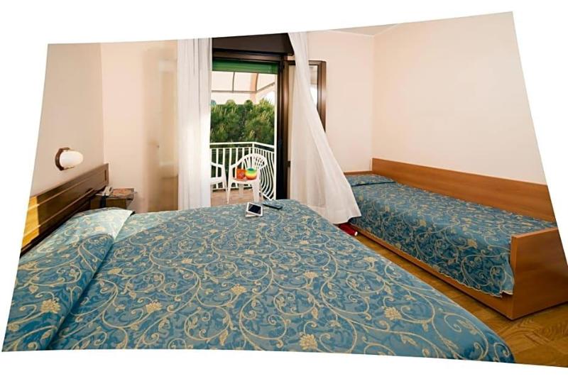 Hotel Trevi image