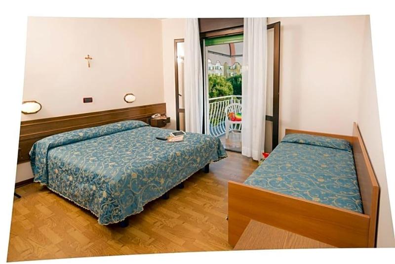 Hotel Trevi image