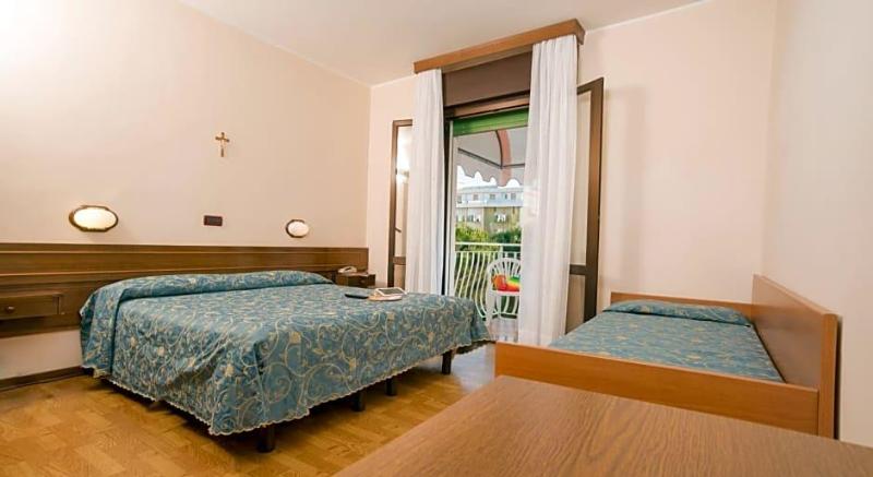 Hotel Trevi image