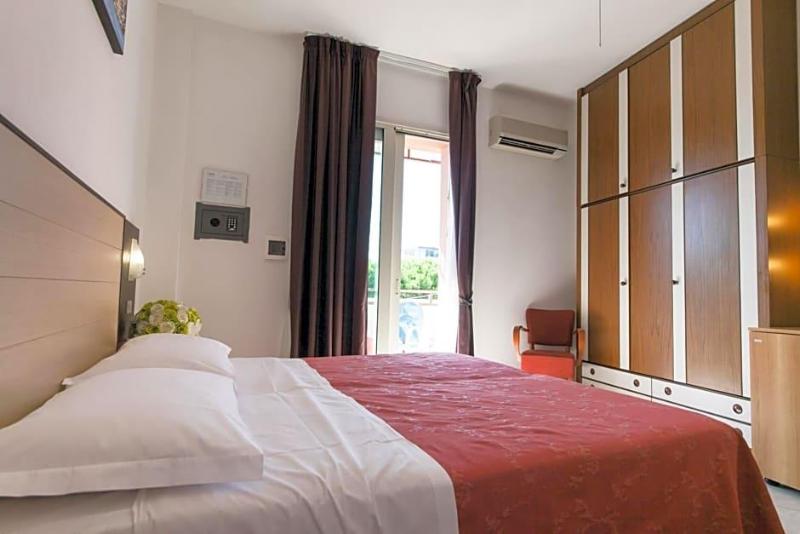Hotel Zenith image