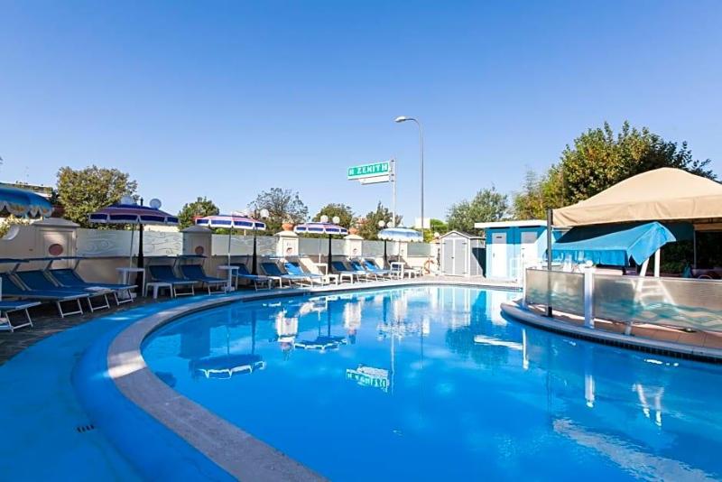 Hotel Zenith image