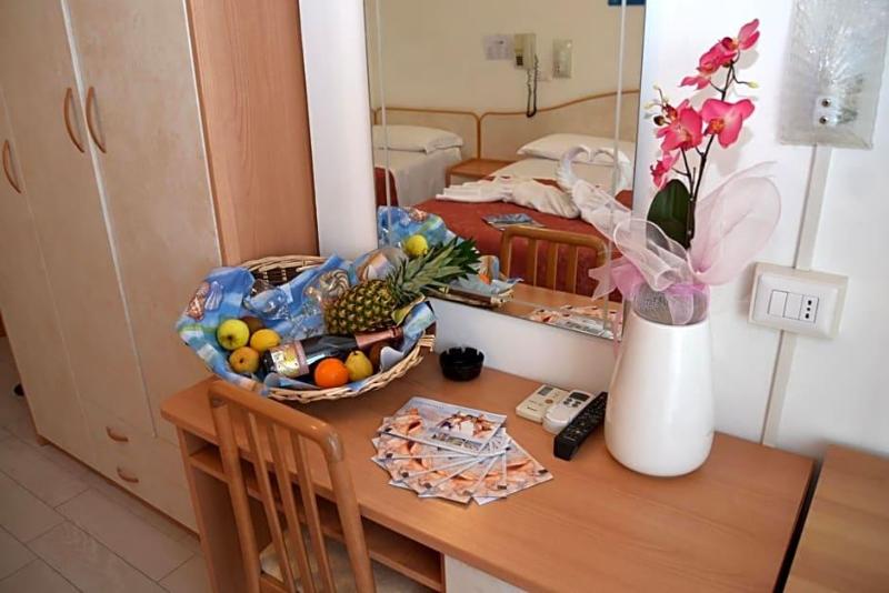 Hotel Zenith image