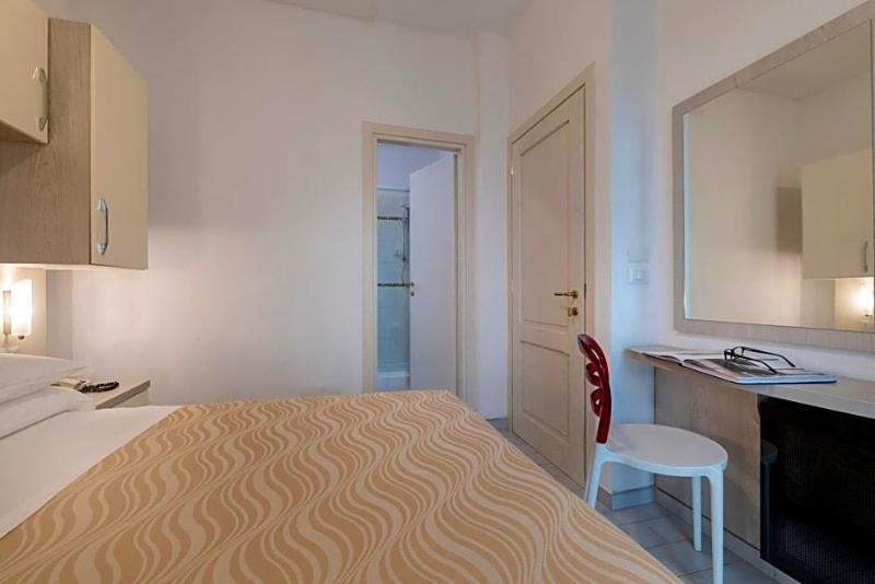 Hotel Zenith image