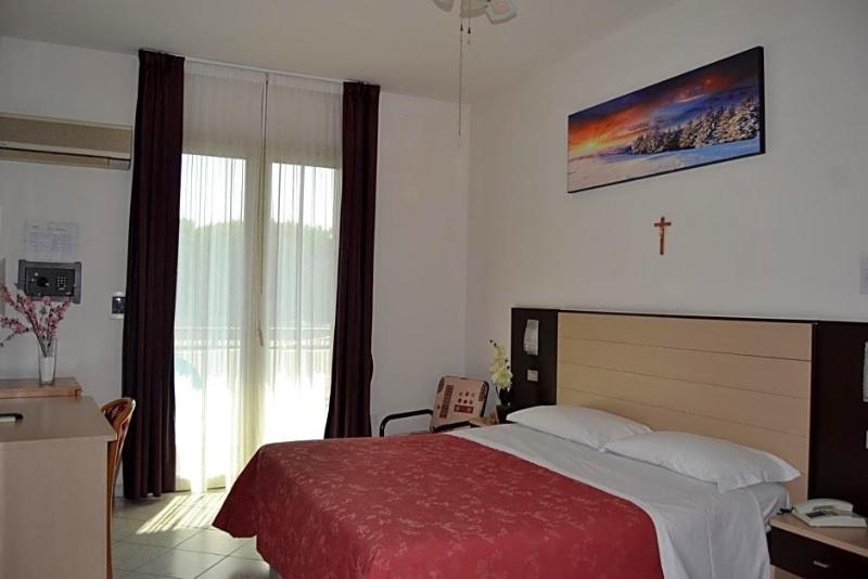 Hotel Zenith image