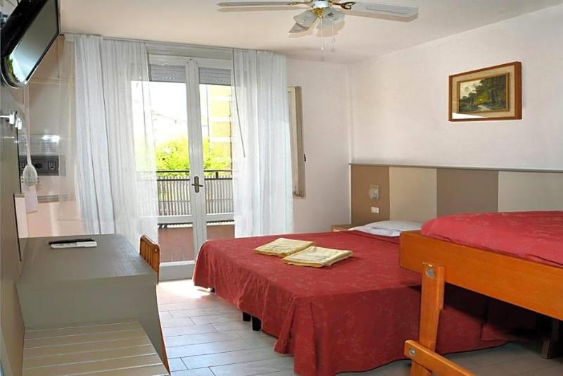 Hotel Zenith image