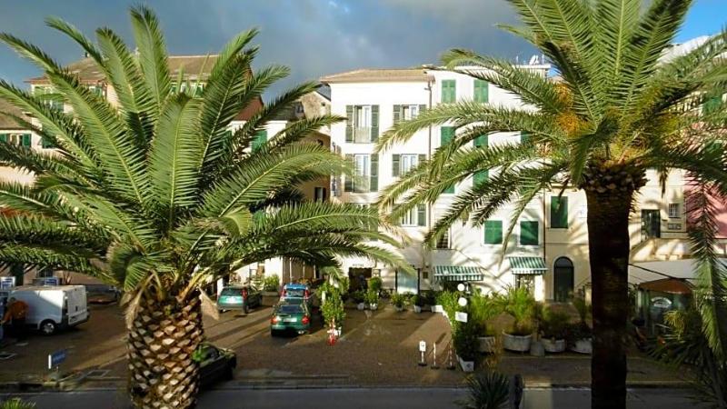 Hotel Riviera image
