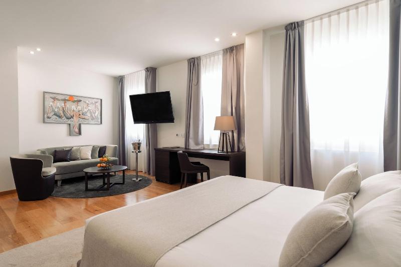 Hotel Michelangelo image