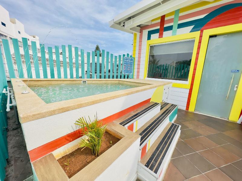Hotel Nomadic Design image