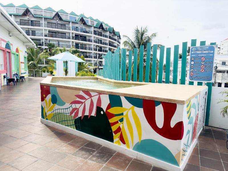 Hotel Nomadic Design image