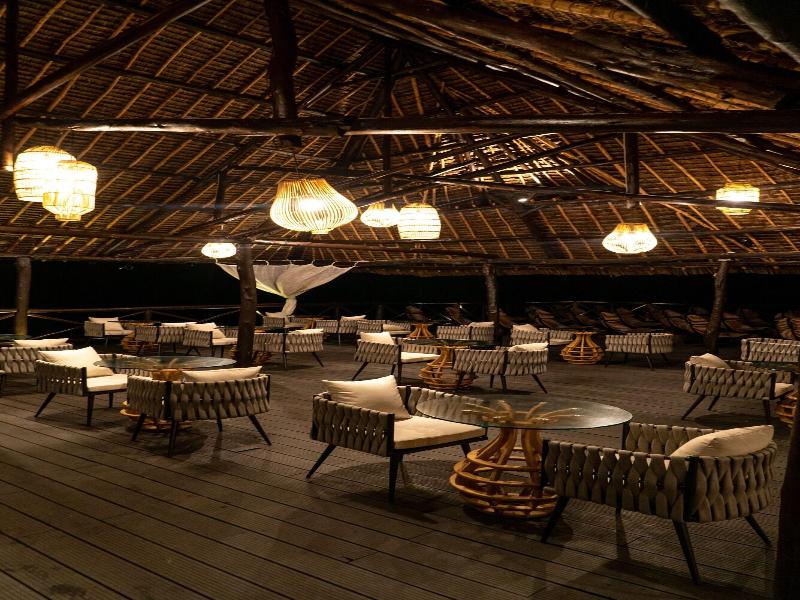 Le Mersenne Zanzibar, Autograph Collection image