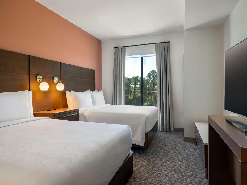 SUITE TWO DOUBLE BEDS