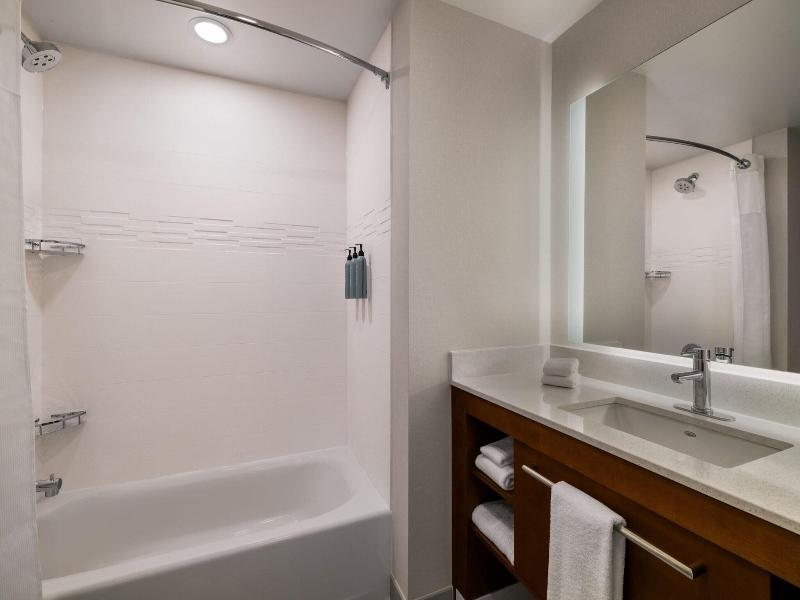 SUITE TWO DOUBLE BEDS — photo 7