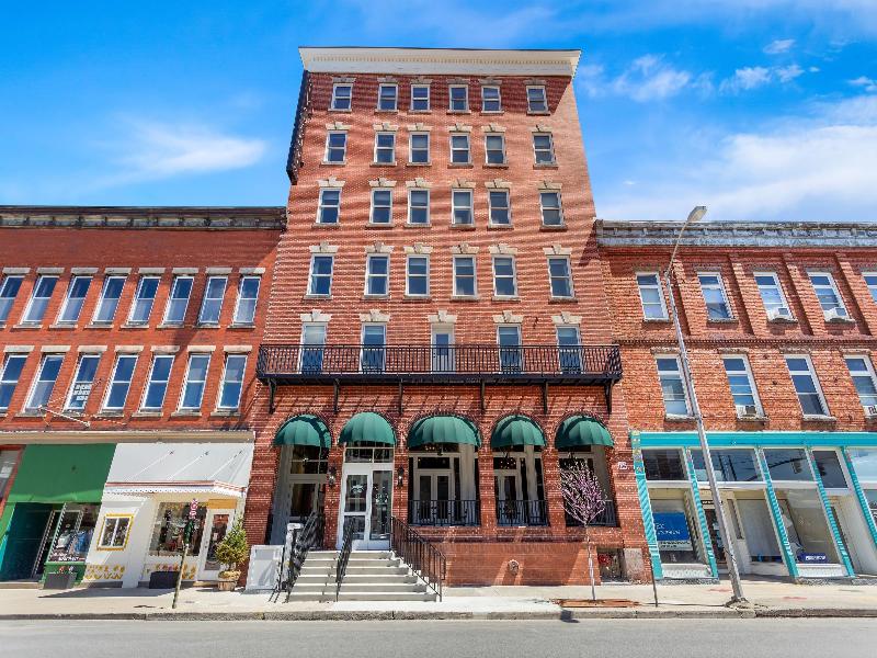 Tygart Hotel Ascend Hotel Collection image