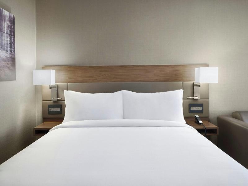 Ac Hotel By Marriott St. Louis Clayton image