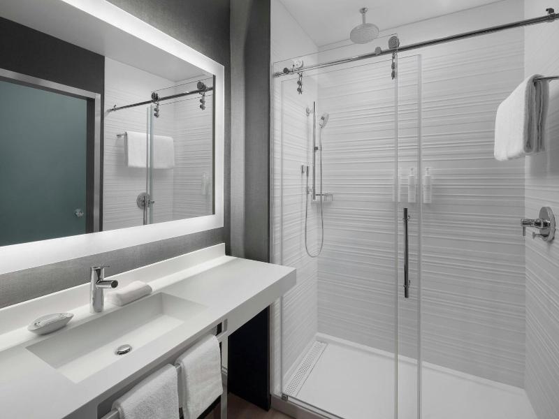 Ac Hotel By Marriott St. Louis Clayton image