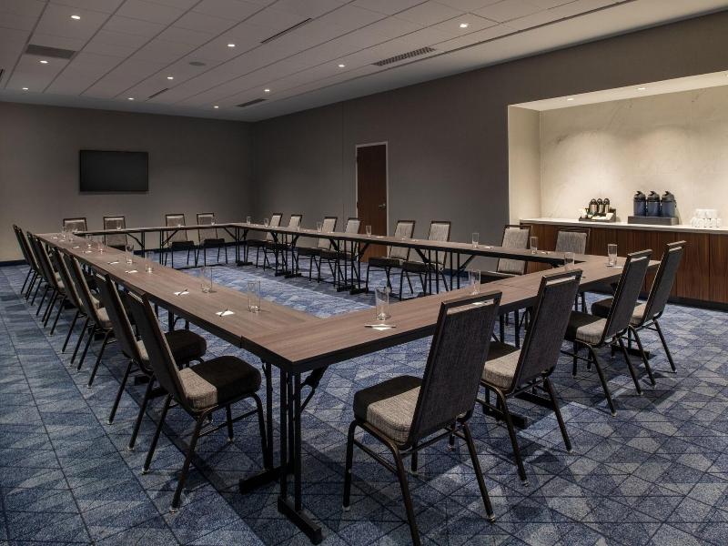 Courtyard By Marriott Olympia image