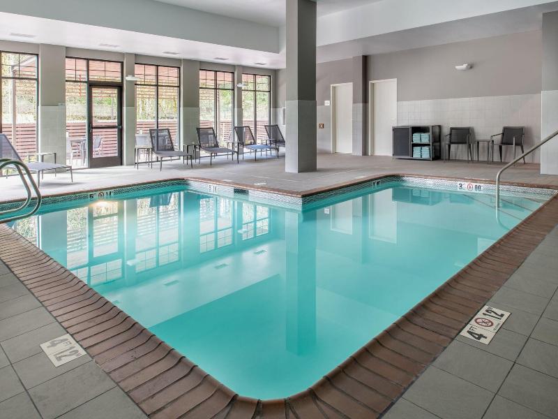Courtyard By Marriott Olympia image