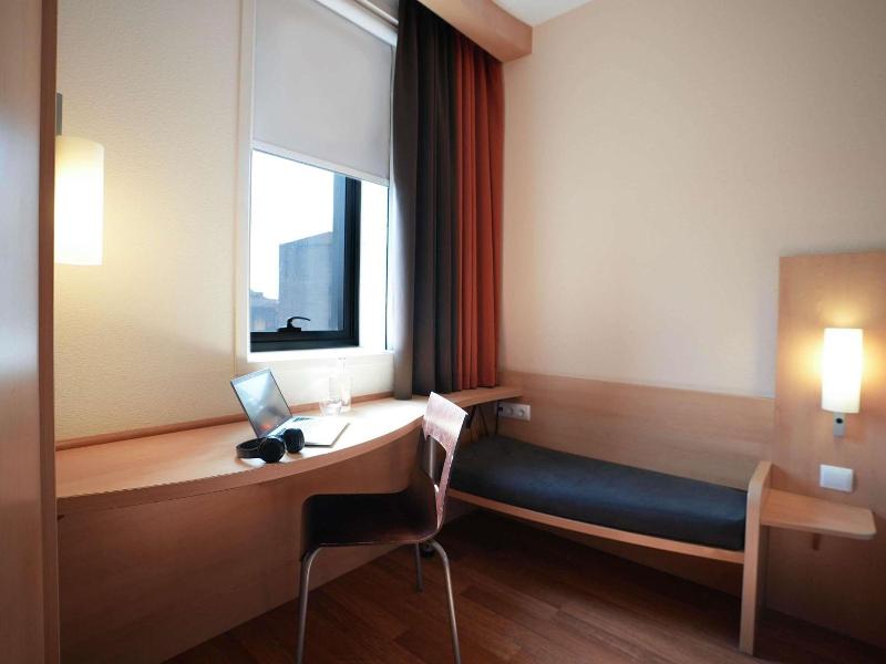 Ibis Porto Centro Sao Bento image