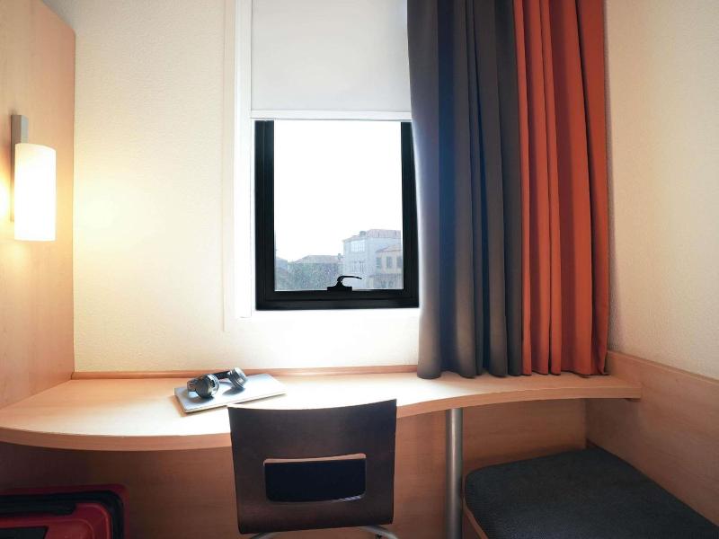 Ibis Porto Centro Sao Bento image