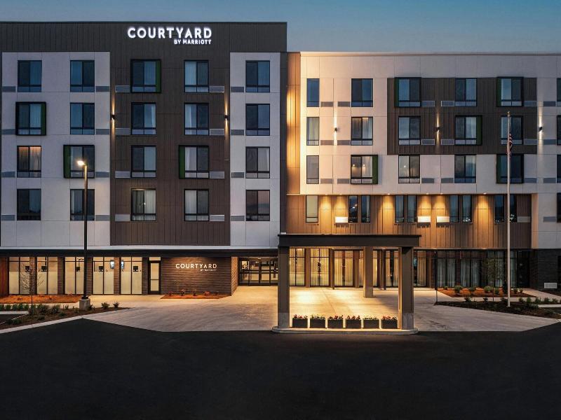Courtyard By Marriott Cleveland