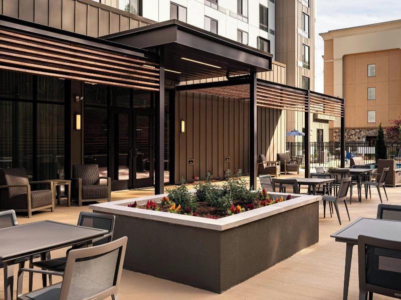 Courtyard By Marriott Cleveland