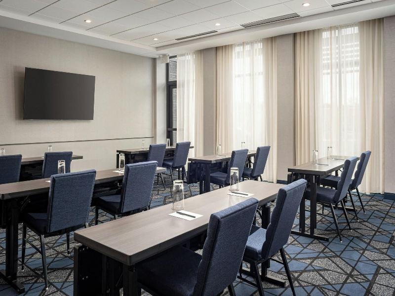 Courtyard By Marriott Cleveland