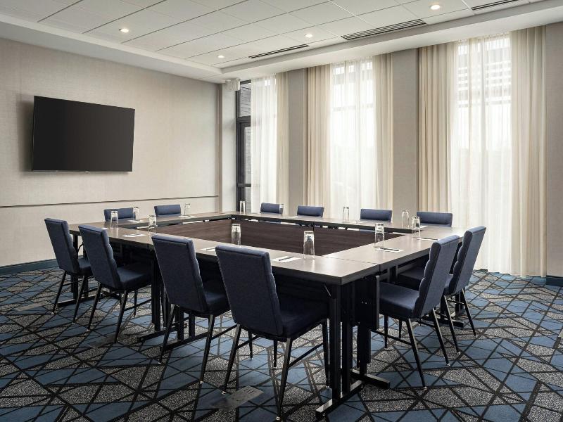 Courtyard By Marriott Cleveland