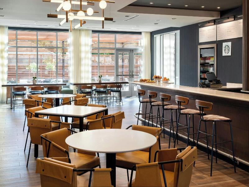 Courtyard By Marriott Cleveland