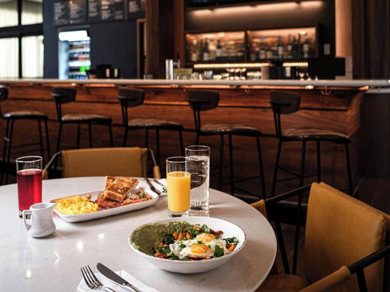 Courtyard By Marriott Cleveland